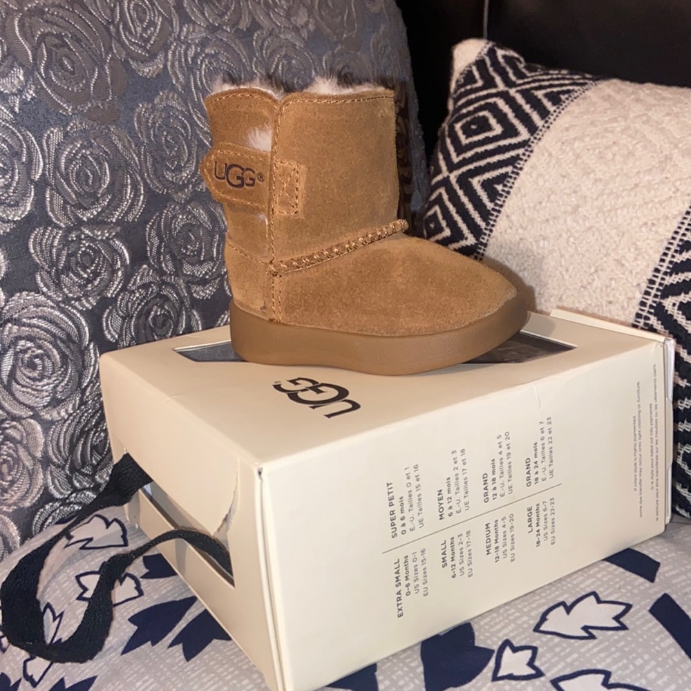 UGG